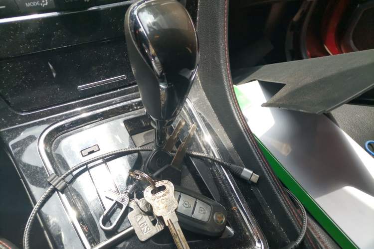 Used Venucia T70 2018 2.0L CVT Smart Enjoyment Version Gear Lever