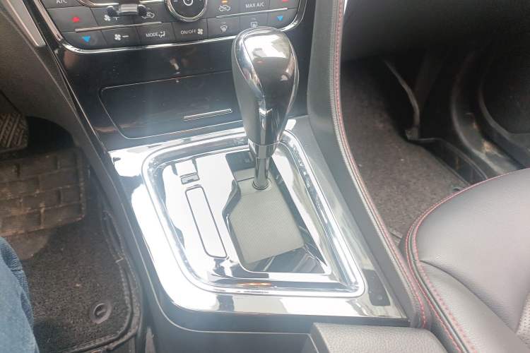 Used Venucia T70 2018 2.0L CVT Smart Enjoyment Version Gear Lever
