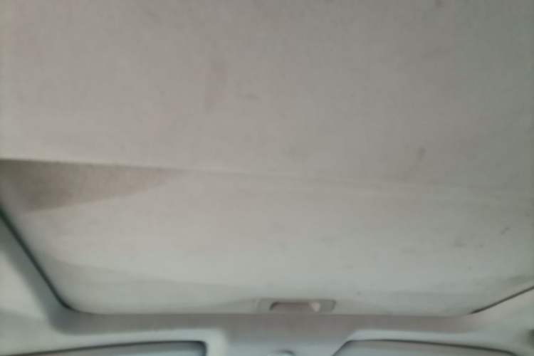 Used Venucia T70 2018 2.0L CVT Smart Enjoyment Version Headliner