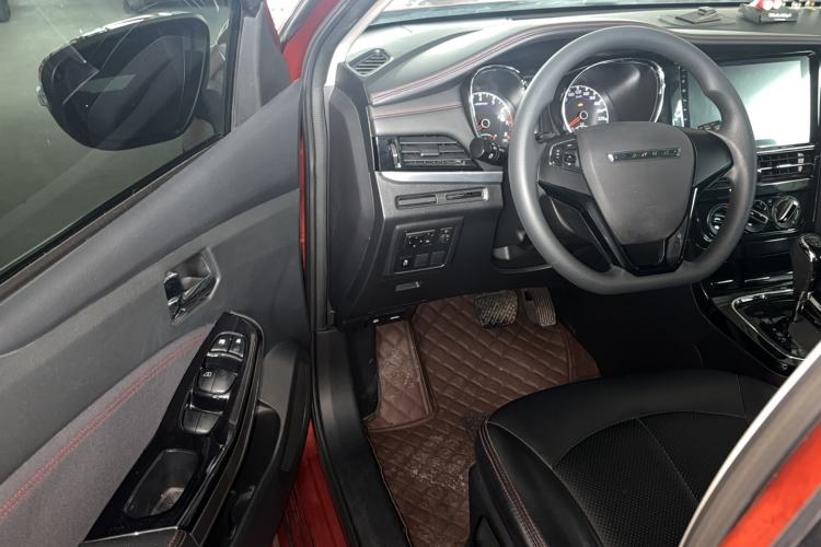 Used Venucia T70 2018 2.0L CVT Smart Edition Interior 2