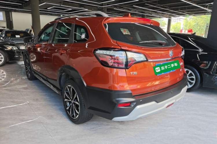Used Venucia T70 2018 1.4T Manual RuiXiang Sport Edition Rear Left 45 Deg