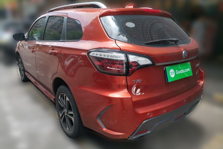 Used Venucia T70 2018 2.0L CVT Smart Enjoyment Version Rear Left 45 Deg