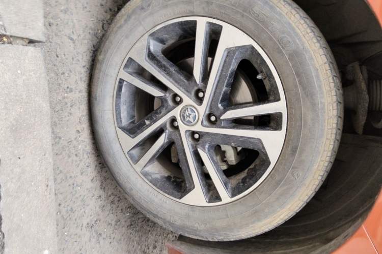 Used Venucia T70 2018 1.4T Manual Enjoyment Edition Right Front Wheel Hub
