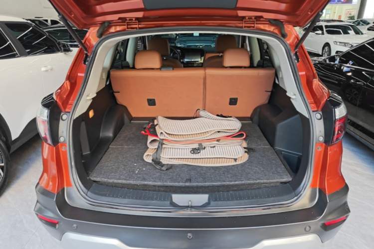 Used Venucia T70 2018 1.4T Manual RuiXiang Sport Edition Trunk