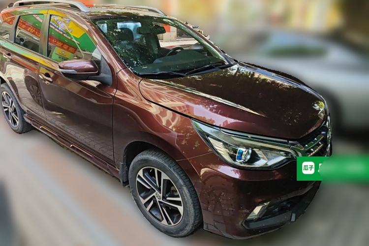 Used Venucia T70 2018 2.0L CVT Smart Enjoyment Version Front Right 45 Deg