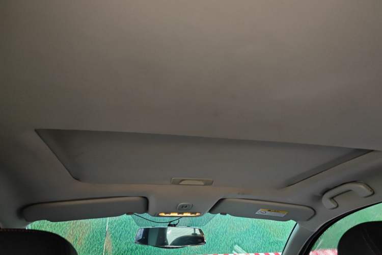 Used Venucia T70 2018 2.0L CVT Smart Enjoyment Version Headliner