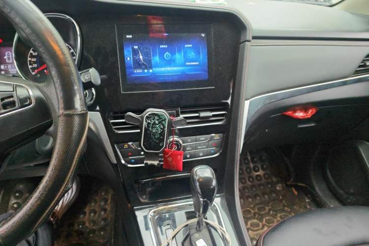 Used Venucia T70 2018 2.0L CVT Smart Enjoyment Version Audio And AC Panel