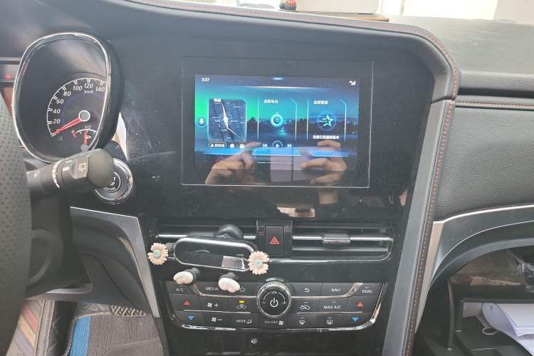 Used Venucia T70 2018 2.0L CVT Smart Enjoyment Version Audio And AC Panel