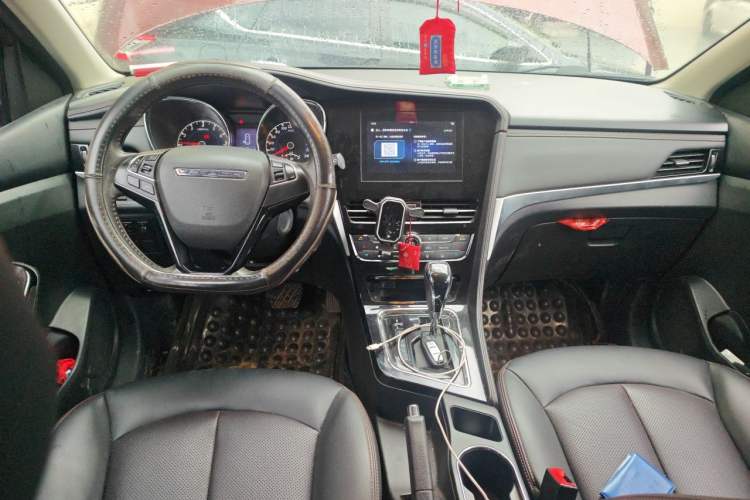 Used Venucia T70 2018 2.0L CVT Smart Enjoyment Version Center Console