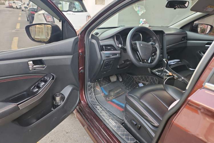Used Venucia T70 2018 2.0L CVT Smart Enjoyment Version Driver Seat