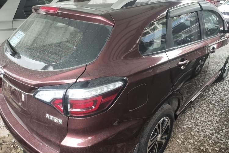 Used Venucia T70 2018 1.6L Manual Enjoyment Edition Exterior 5