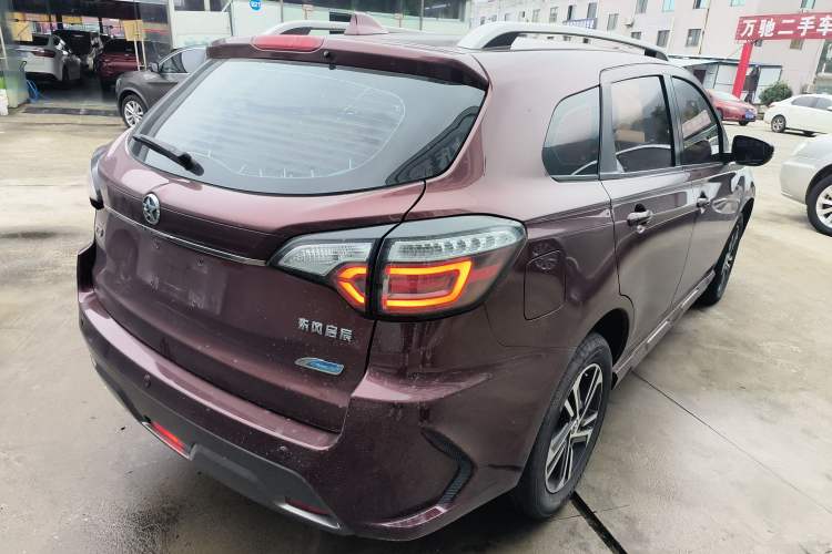 Used Venucia T70 2018 2.0L CVT Smart Enjoyment Version Exterior 5