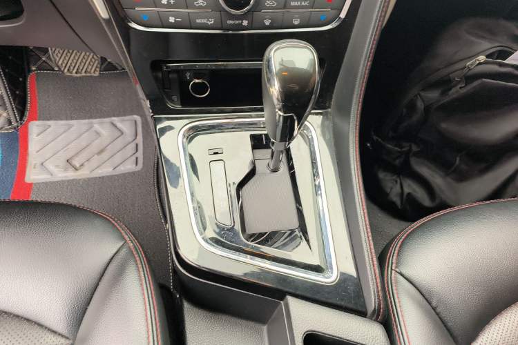 Used Venucia T70 2018 2.0L CVT Smart Enjoyment Version Gear Lever