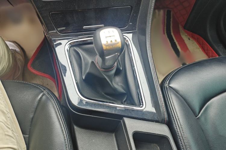 Used Venucia T70 2018 1.6L Manual Enjoyment Edition Gear Lever