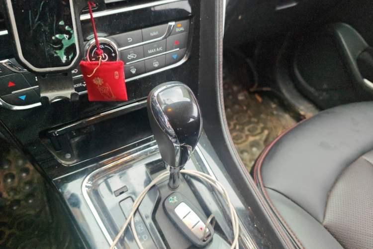 Used Venucia T70 2018 2.0L CVT Smart Enjoyment Version Gear Lever