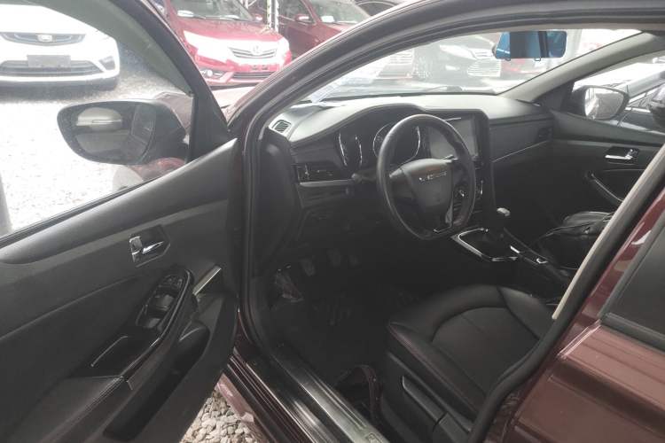 Used Venucia T70 2018 1.6L Manual Enjoyment Edition Interior 3