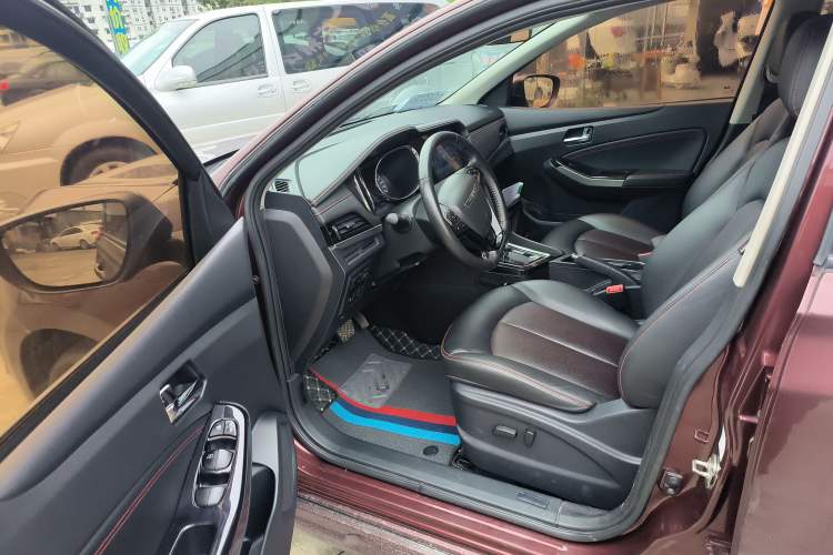 Used Venucia T70 2018 2.0L CVT Smart Enjoyment Version Interior 3