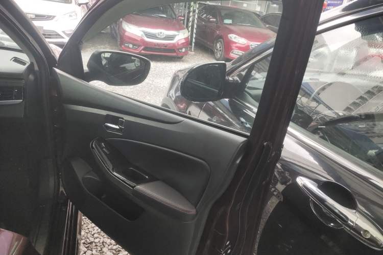 Used Venucia T70 2018 1.6L Manual Enjoyment Edition Interior 5
