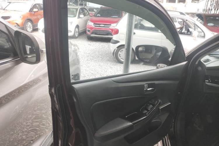 Used Venucia T70 2018 1.6L Manual Enjoyment Edition Interior 7