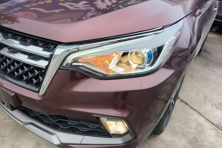 Used Venucia T70 2018 2.0L CVT Smart Enjoyment Version Left Front Headlight