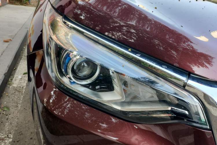 Used Venucia T70 2018 2.0L CVT Smart Enjoyment Version Right Front Headlight