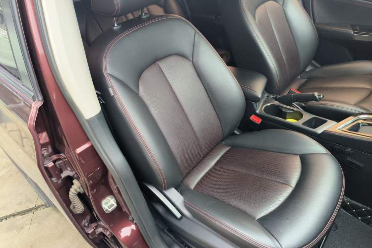 Used Venucia T70 2018 2.0L CVT Smart Enjoyment Version Right Front Seat