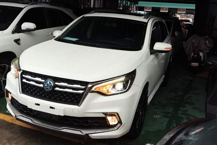 Used Venucia T70 2018 2.0L CVT Smart Enjoyment Version Guazi used car, China used car export, Used car for sale, Used  cars, Cheapest cars for sale