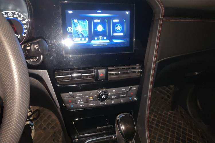 Used Venucia T70 2018 2.0L CVT Smart Enjoyment Version Audio And AC Panel
