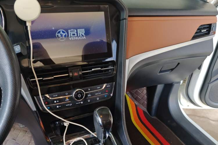 Used Venucia T70 2018 2.0L CVT Smart Enjoyment Sport Edition Audio And AC Panel