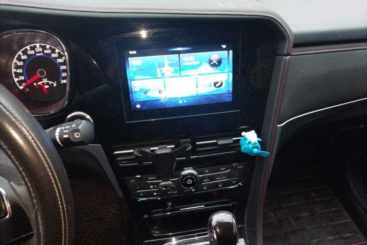 Used Venucia T70 2018 2.0L CVT Smart Enjoyment Version Audio And AC Panel