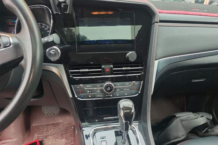 Used Venucia T70 2018 2.0L CVT Smart Enjoyment Version Audio And AC Panel