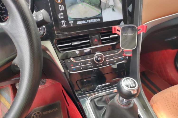 Used Venucia T70 2018 1.4T Manual RuiXiang Sport Edition Audio And AC Panel