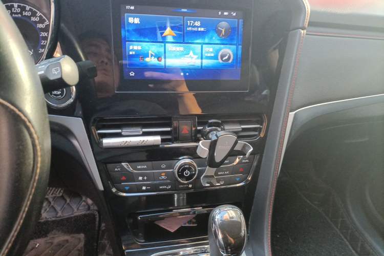 Used Venucia T70 2018 2.0L CVT Smart Enjoyment Version Audio And AC Panel
