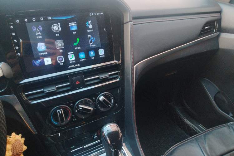 Used Venucia T70 2018 2.0L CVT Smart Edition Audio And AC Panel