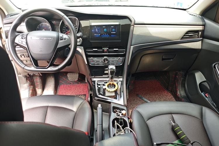 Used Venucia T70 2018 2.0L CVT Smart Enjoyment Version Center Console