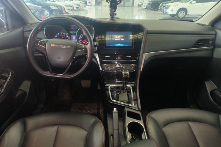Used Venucia T70 2018 2.0L CVT Smart Enjoyment Version Center Console