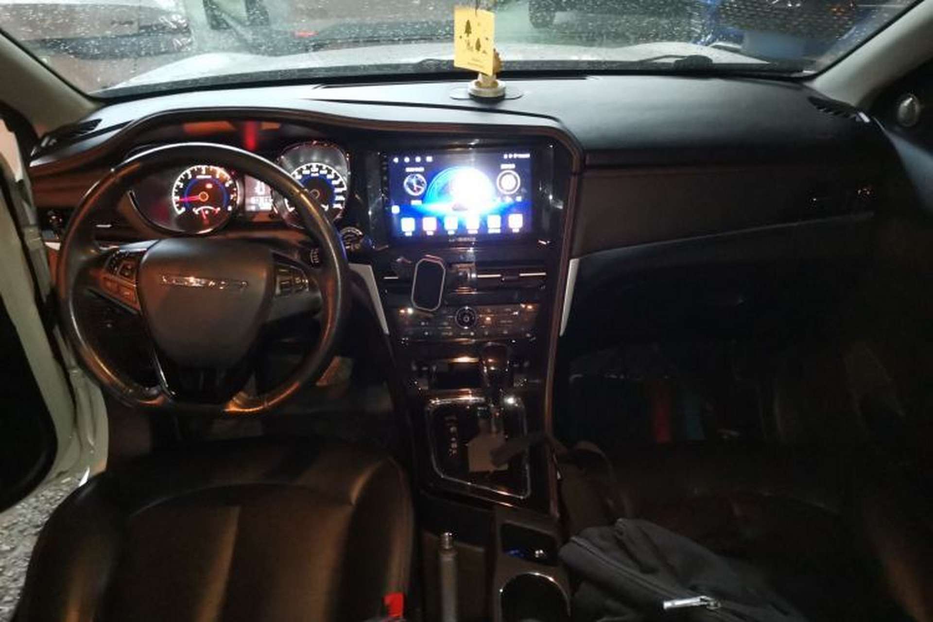 Used Venucia T70 2018 2.0L CVT Smart Enjoyment Version Center Console
