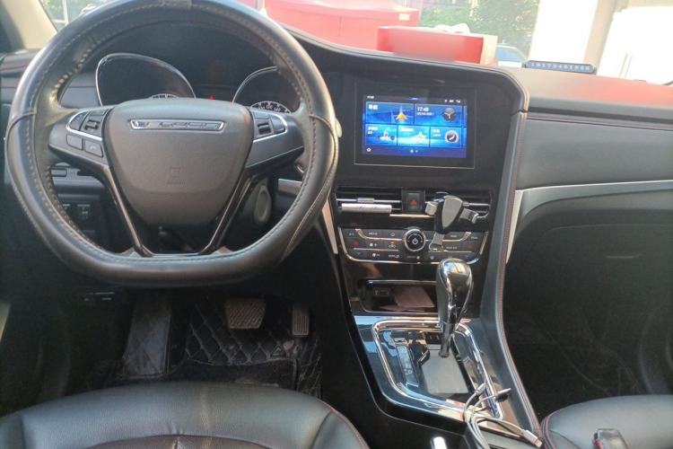 Used Venucia T70 2018 2.0L CVT Smart Enjoyment Version Center Console