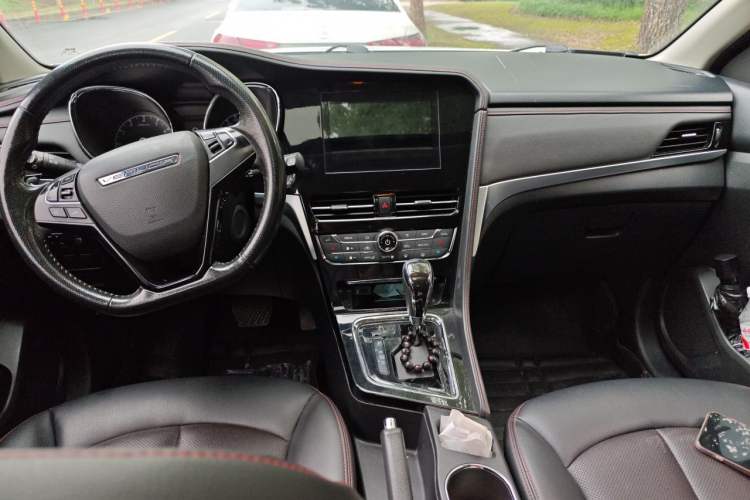 Used Venucia T70 2018 2.0L CVT Smart Enjoyment Version Center Console