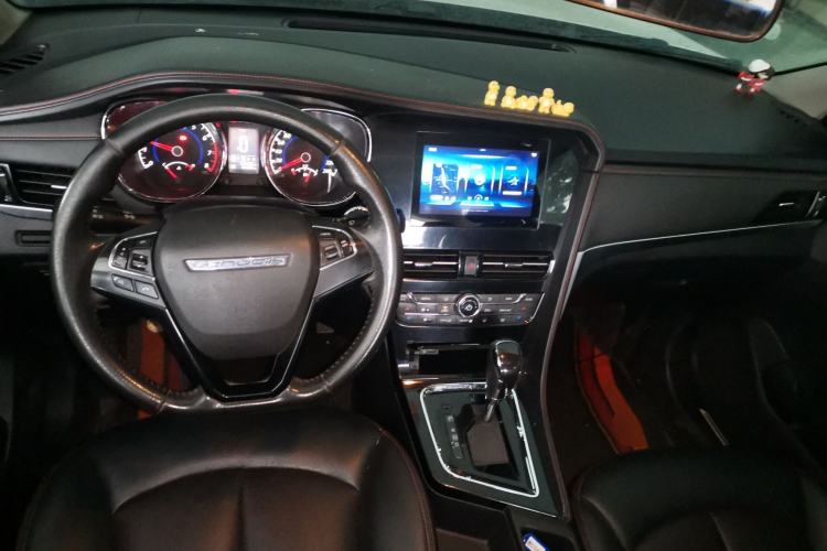 Used Venucia T70 2018 2.0L CVT Smart Enjoyment Version Center Console