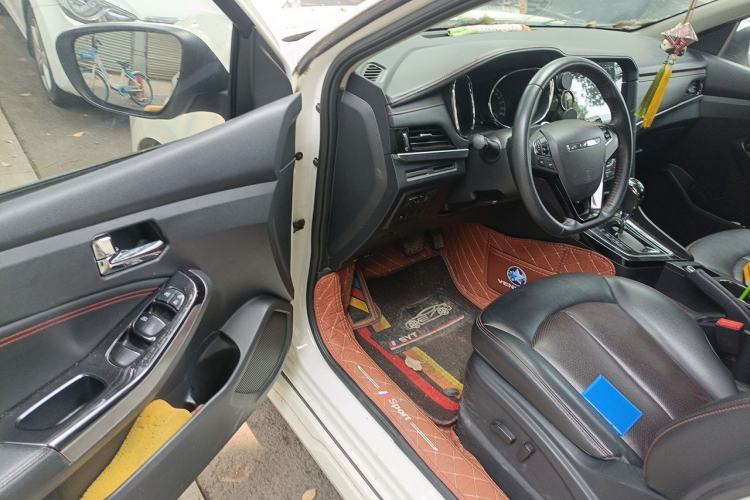 Used Venucia T70 2018 2.0L CVT Smart Enjoyment Version Driver Seat