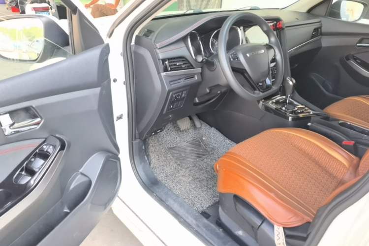 Used Venucia T70 2018 2.0L CVT Smart Edition Driver Seat