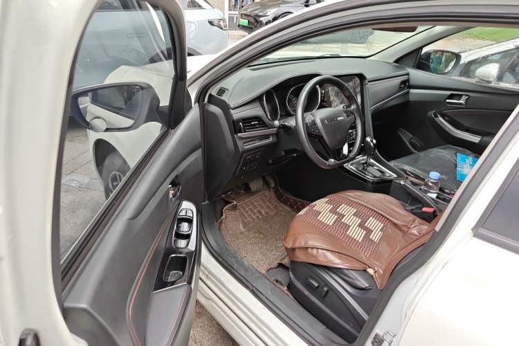 Used Venucia T70 2018 2.0L CVT Smart Enjoyment Version Driver Seat