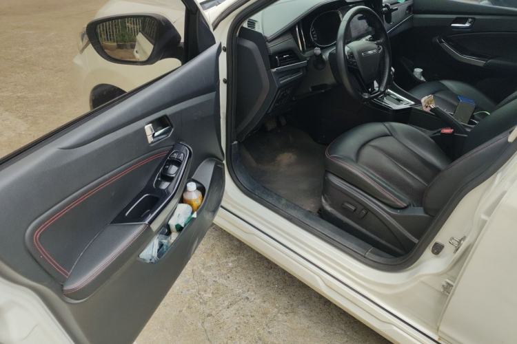 Used Venucia T70 2018 2.0L CVT Smart Enjoyment Version Driver Seat
