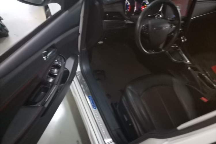 Used Venucia T70 2018 2.0L CVT Smart Enjoyment Version Driver Seat