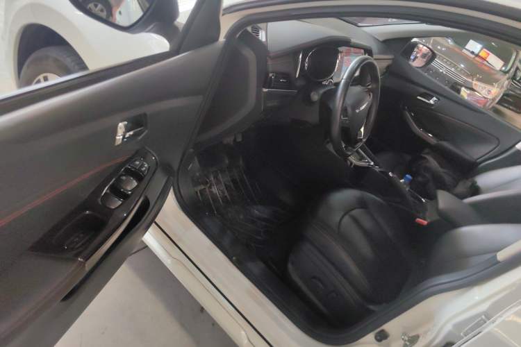 Used Venucia T70 2018 2.0L CVT Smart Enjoyment Version Driver Seat