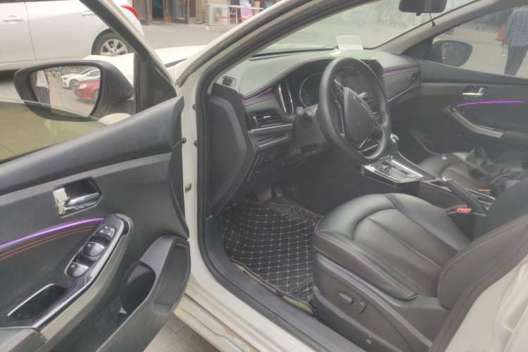 Used Venucia T70 2018 2.0L CVT Smart Enjoyment Version Driver Seat