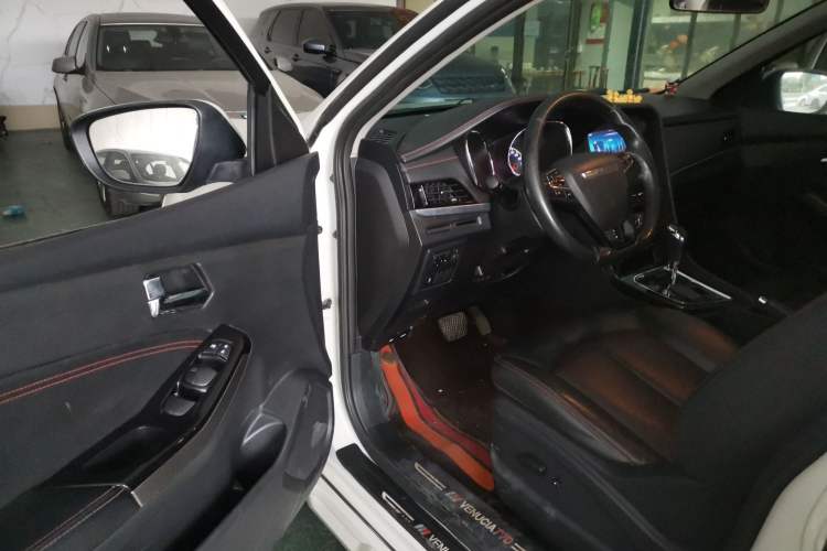 Used Venucia T70 2018 2.0L CVT Smart Enjoyment Version Driver Seat