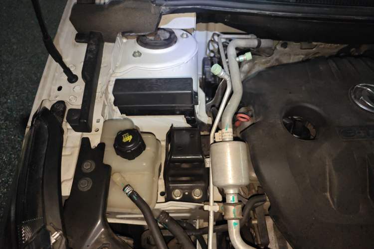 Used Venucia T70 2018 1.4T Manual Enjoyment Edition Engine Bay Right