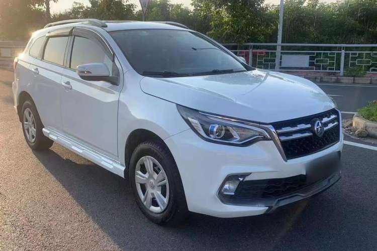 Used Venucia T70 2018 1.6L Manual Enjoyment Edition Exterior 2